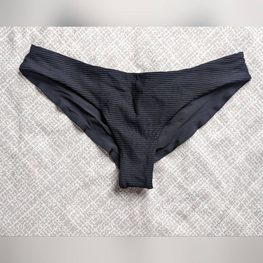 BOYS + ARROWS KIKI BLACK SIZE M BIKINI BOTTOMS